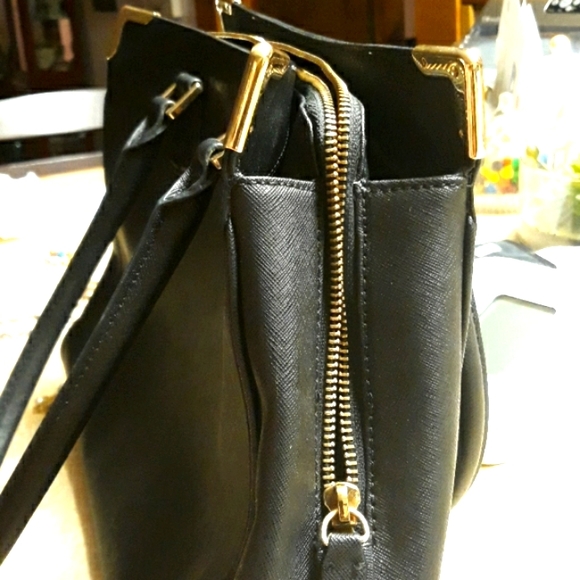CALVIN KLEIN SAFFIANO LEATHER ZIP SATCHEL PURSE - Picture 9 of 9